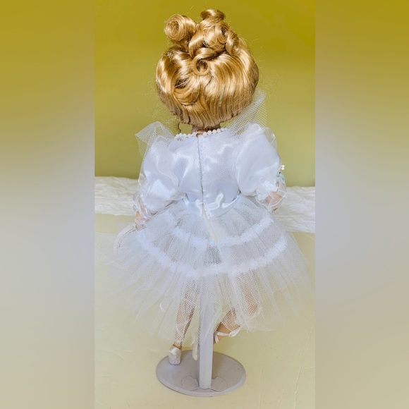 16” in Porcelain Doll ballerina blond ballet dancer white tutus white point shoe - Picture 3 of 11